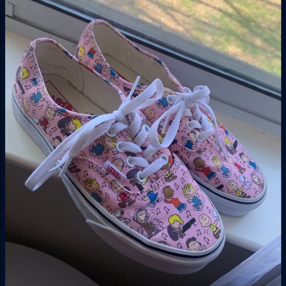 Women’s Charlie Brown Peanuts Vans Shoes